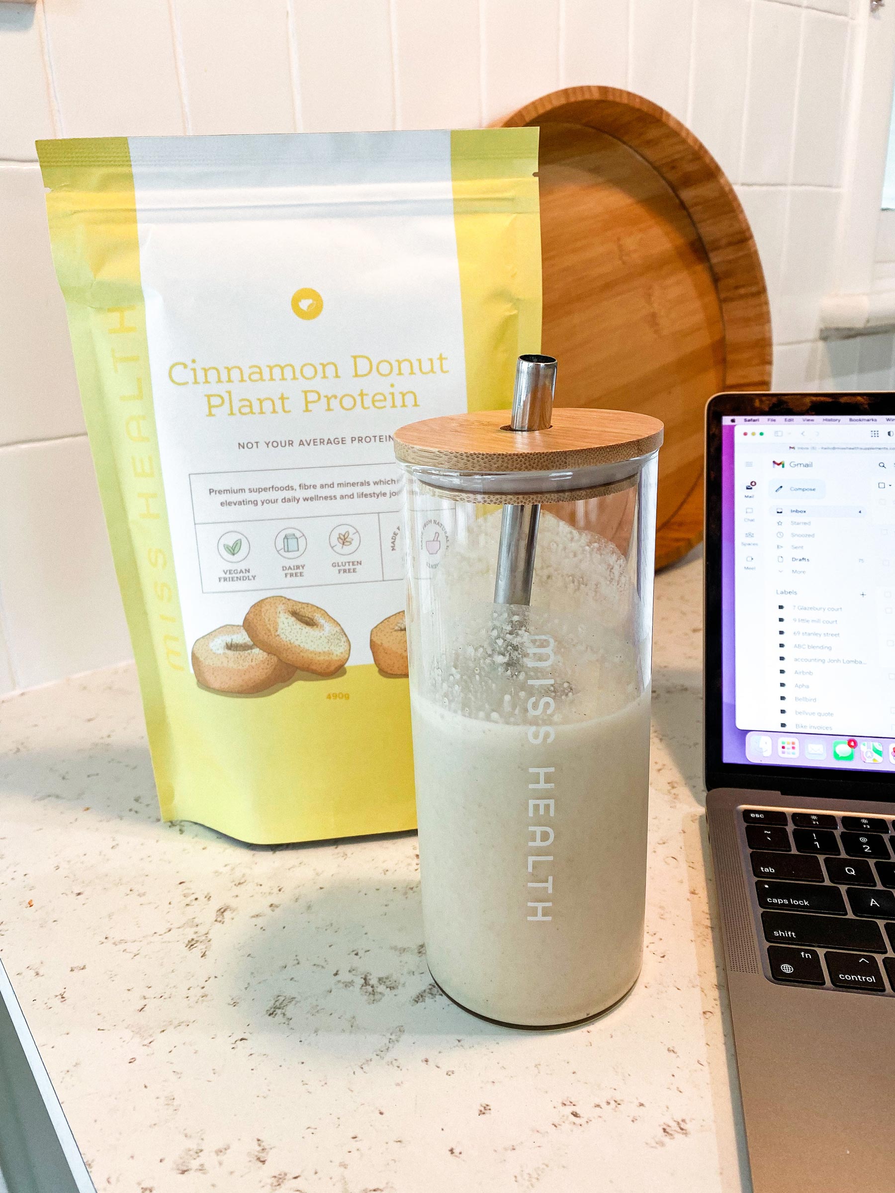 Protein cinnamon donut on-the-go smoothie